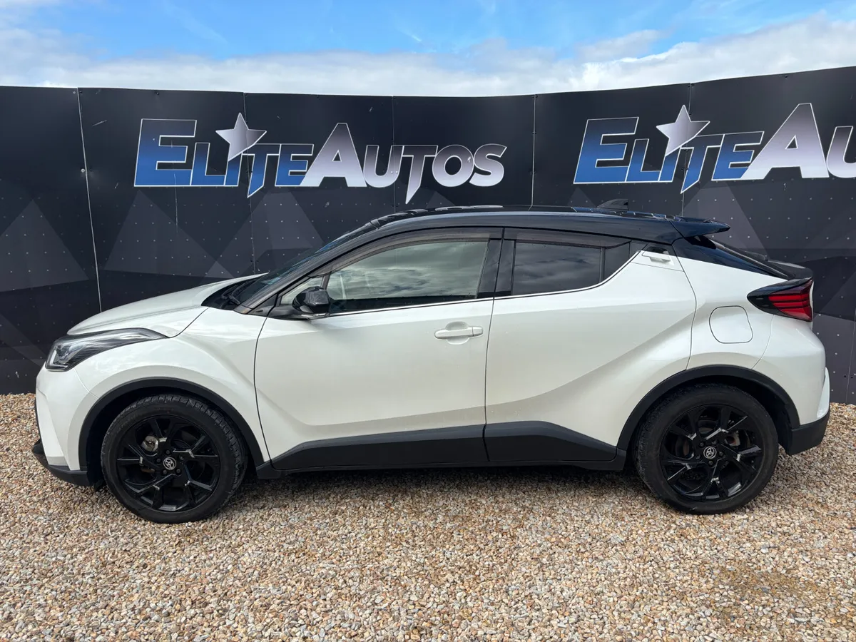 Toyota CH-R G Pack Sol Hybrid 2020 - Image 2