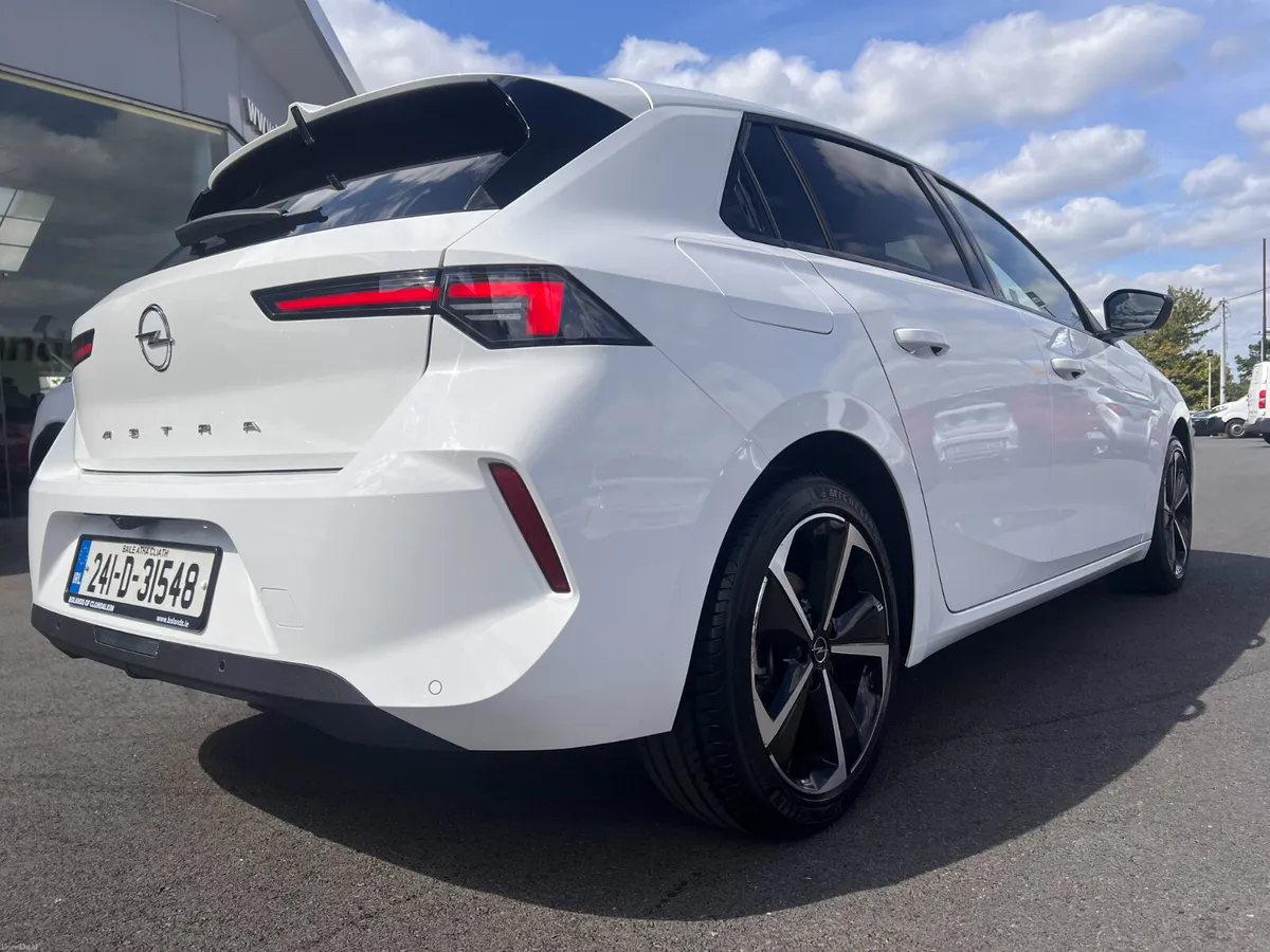 Manual Petrol High Spec Low Kms As New On Sale - Image 2