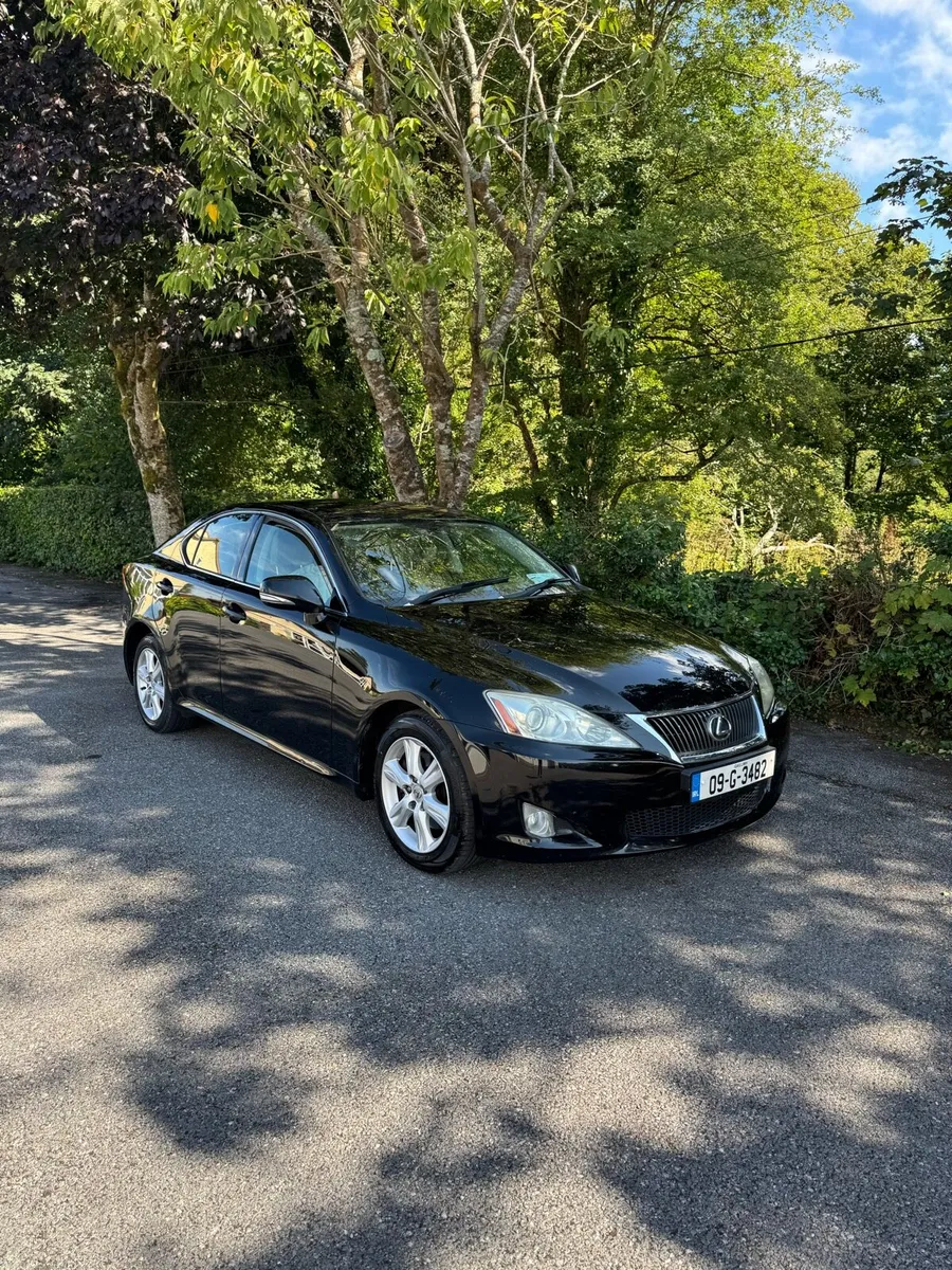 2009 LEXUS IS 220TD - Image 1