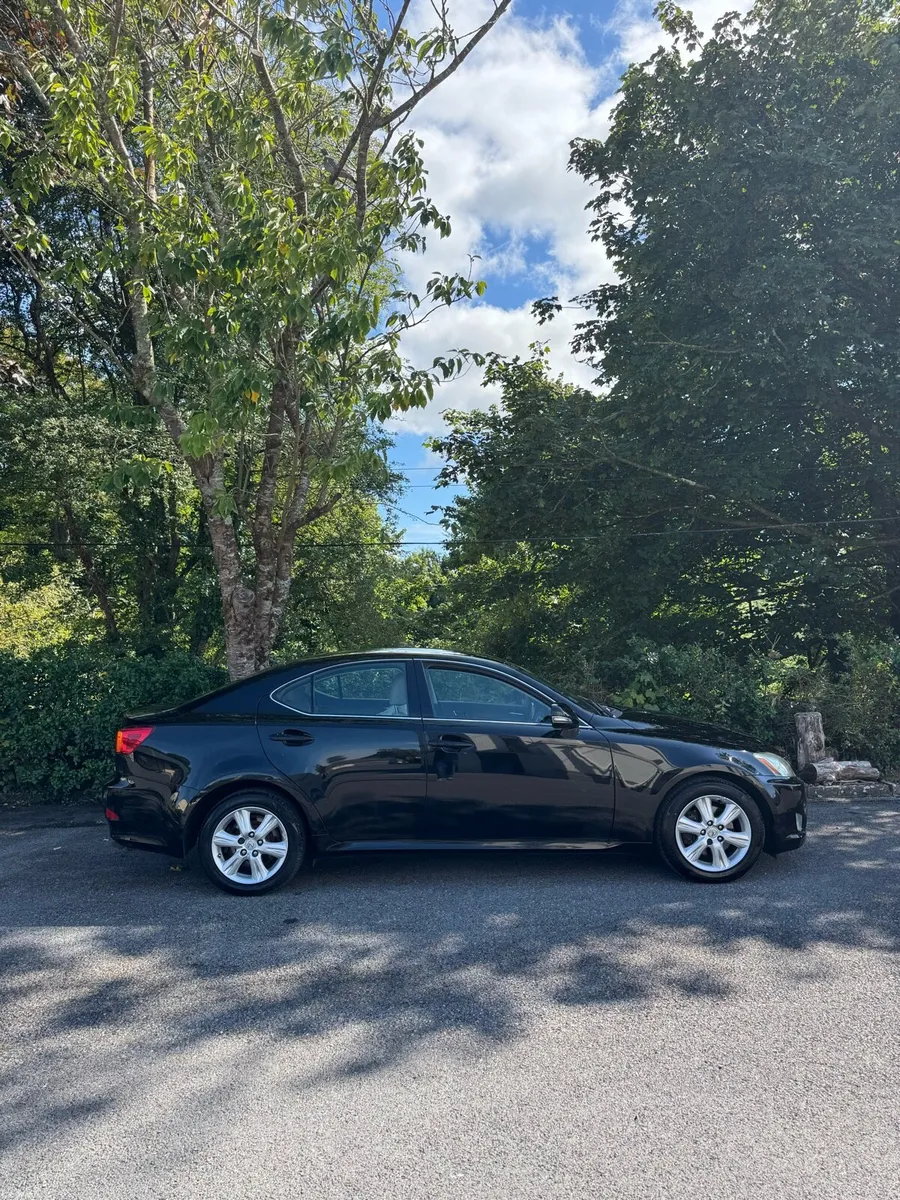 2009 LEXUS IS 220TD - Image 2