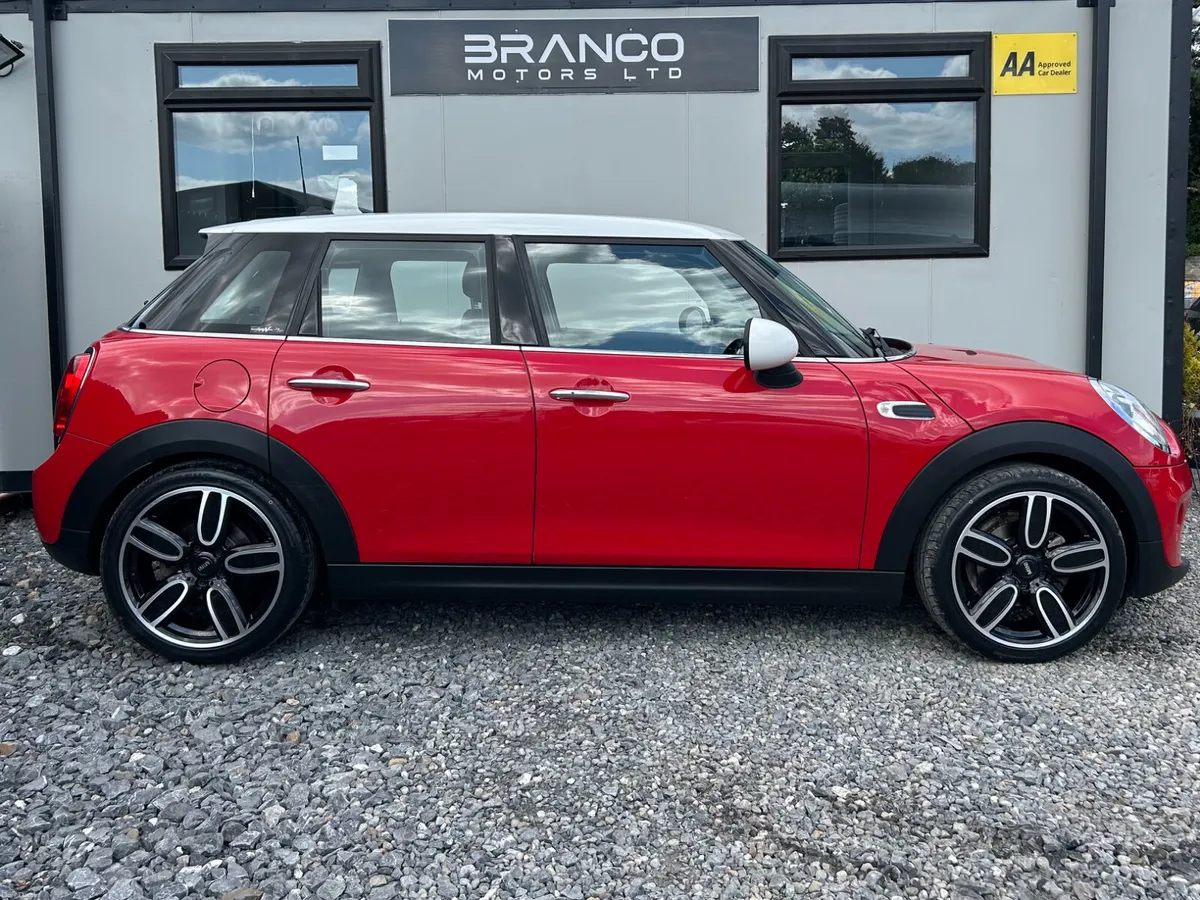 Mini Cooper D Auto 2018 5dr - Image 4