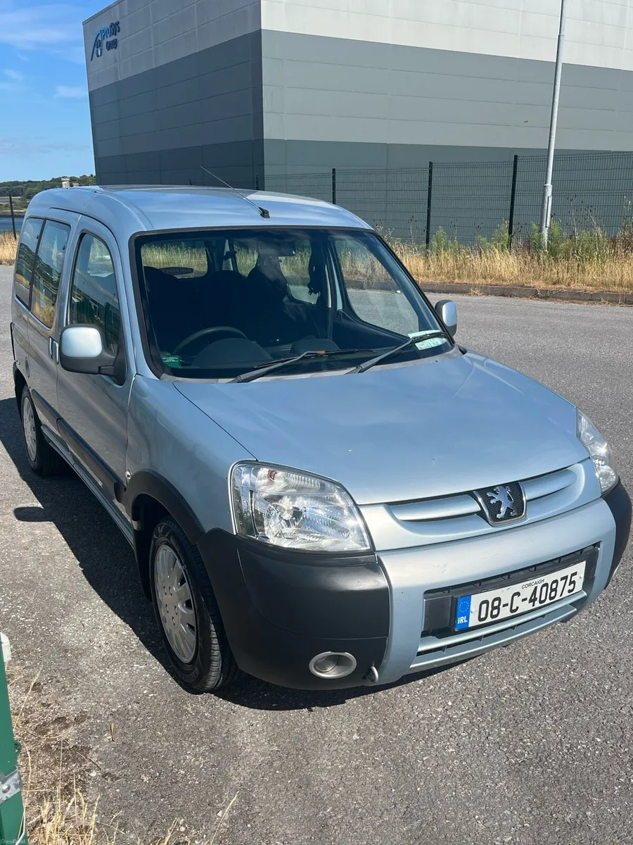 Peugeot partner wheelchair accessible - Image 1