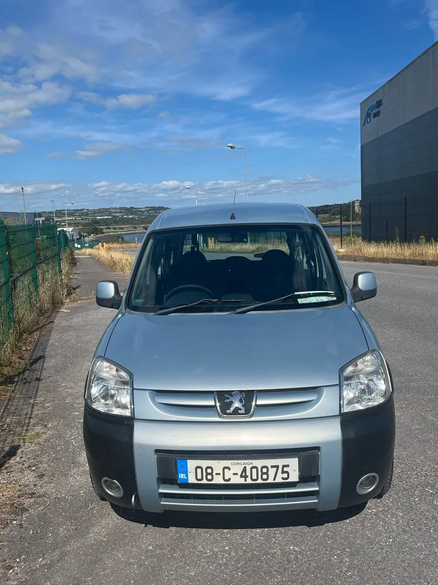 Peugeot partner wheelchair accessible - Image 3
