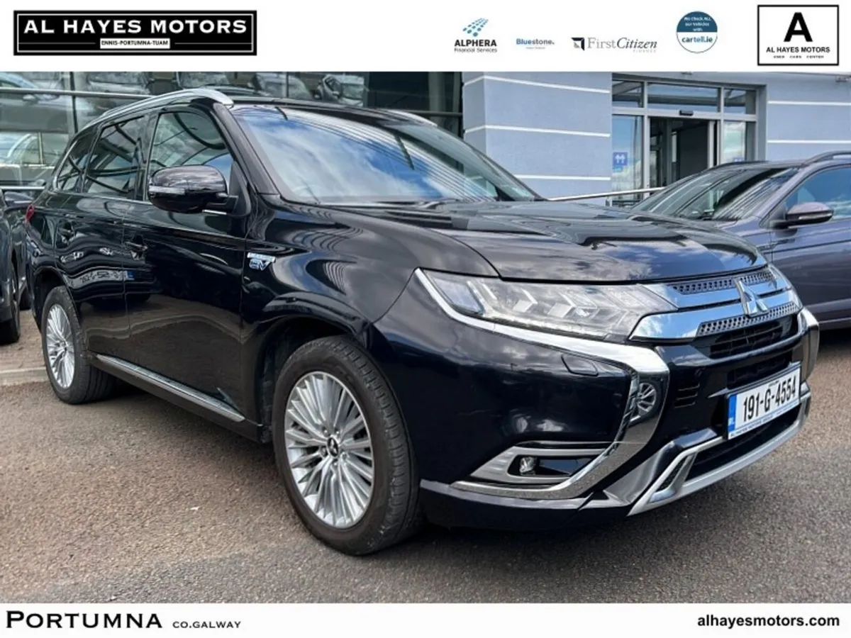 Mitsubishi Outlander 2.4L Plug-in EV Intense 5 sea - Image 1