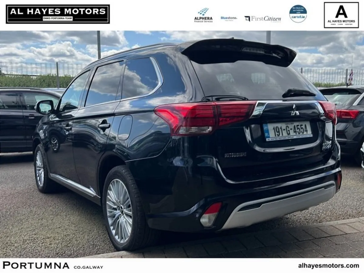 Mitsubishi Outlander 2.4L Plug-in EV Intense 5 sea - Image 3