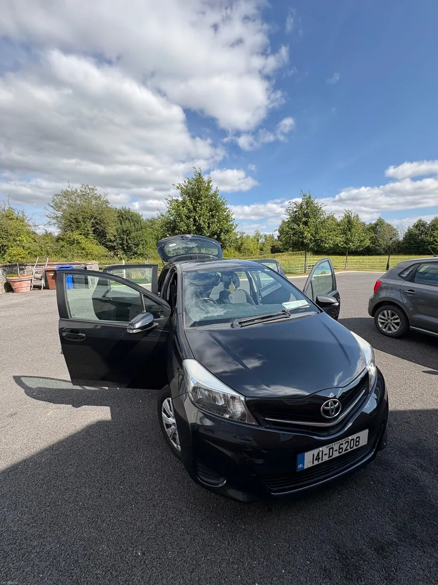 Toyota Yaris 2014 - Image 2