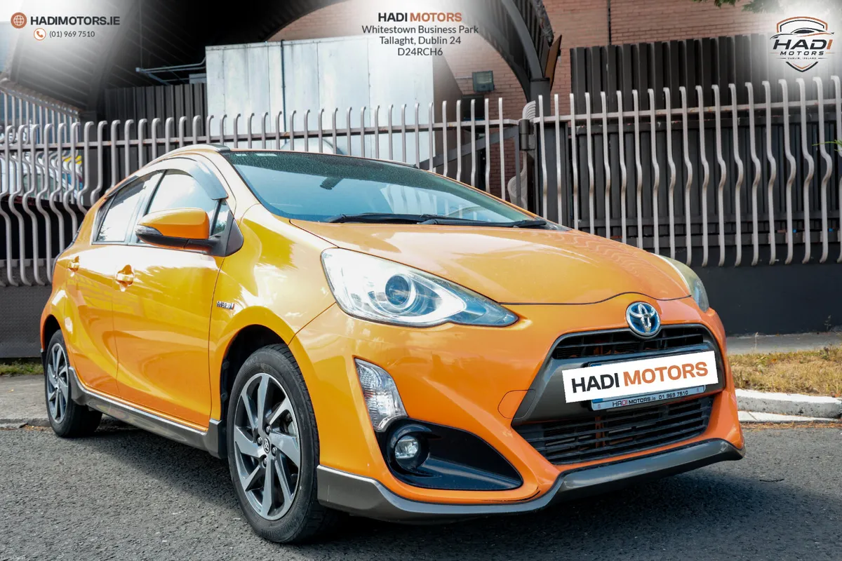 2015 Toyota aqua Orange (URBAN) - Image 2