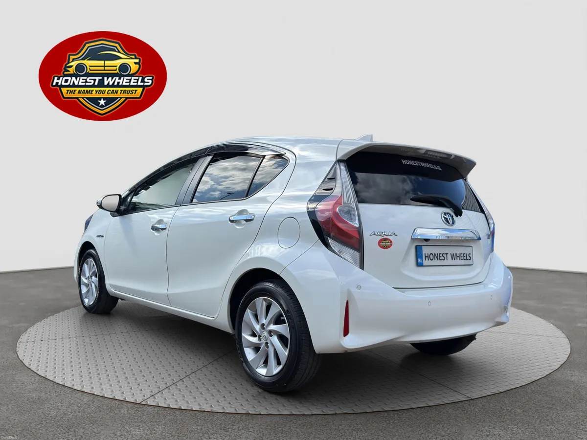 2019 Toyota Aqua 1.5 Petrol Hybrid Automatic - Image 5