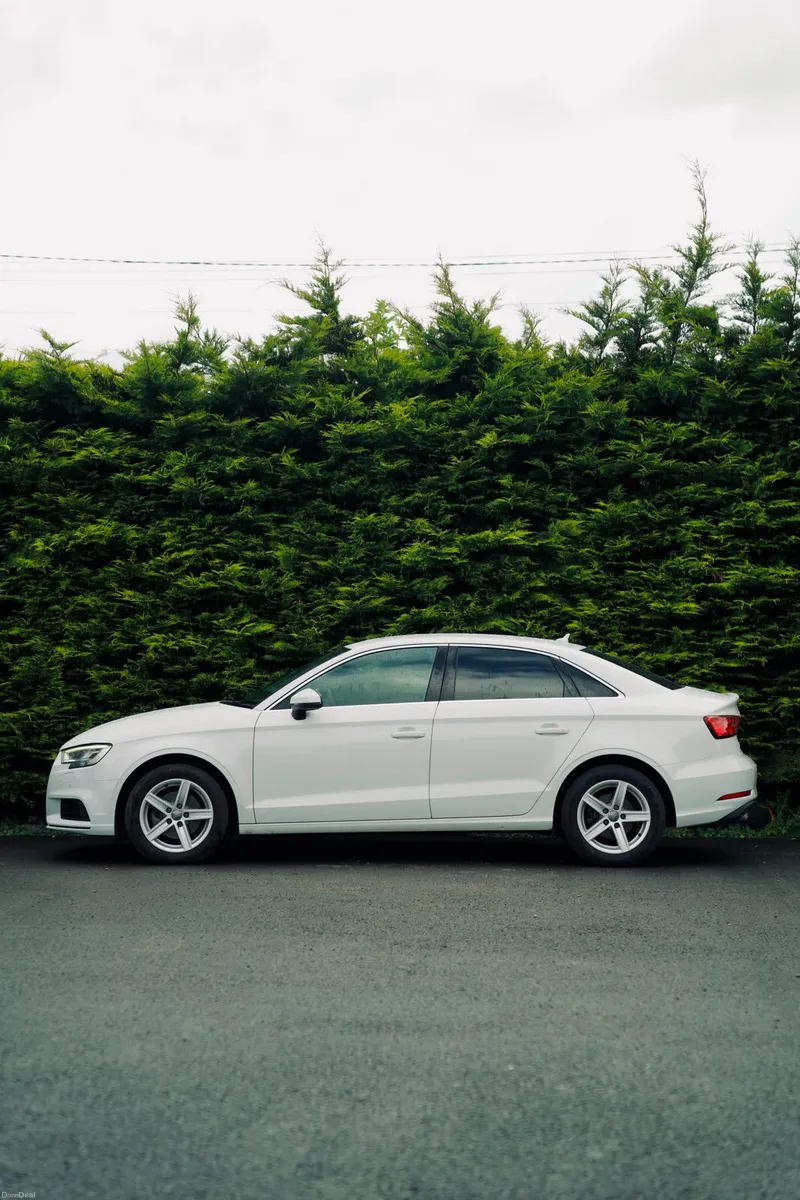 Audi A3 Sedan 1.4 TFSI 2017 - Image 5