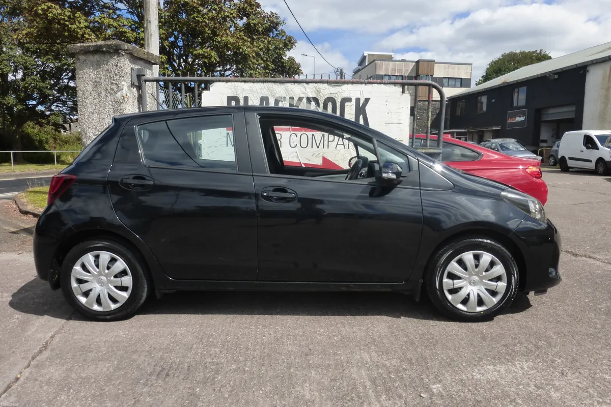 Toyota Yaris 2015 - Image 6