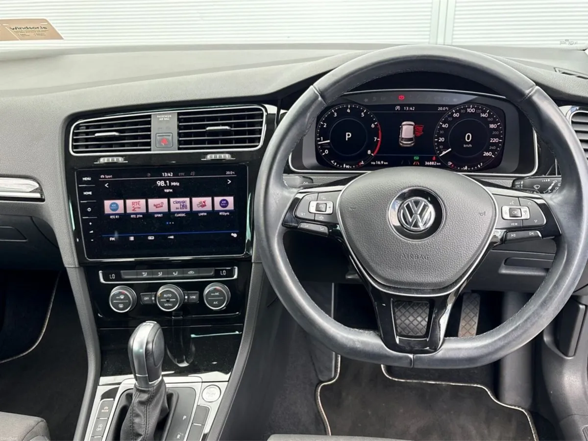 Volkswagen Golf Highline TSI Tech Ed DSG (Key 17) - Image 3