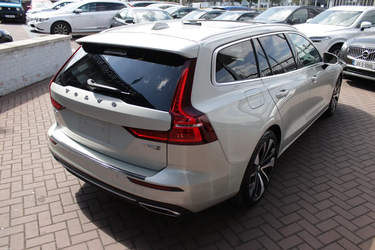 2020 VOLVO V60 T8 AWD INSCRIPTION 5DR ESTATE AUTO - Image 4