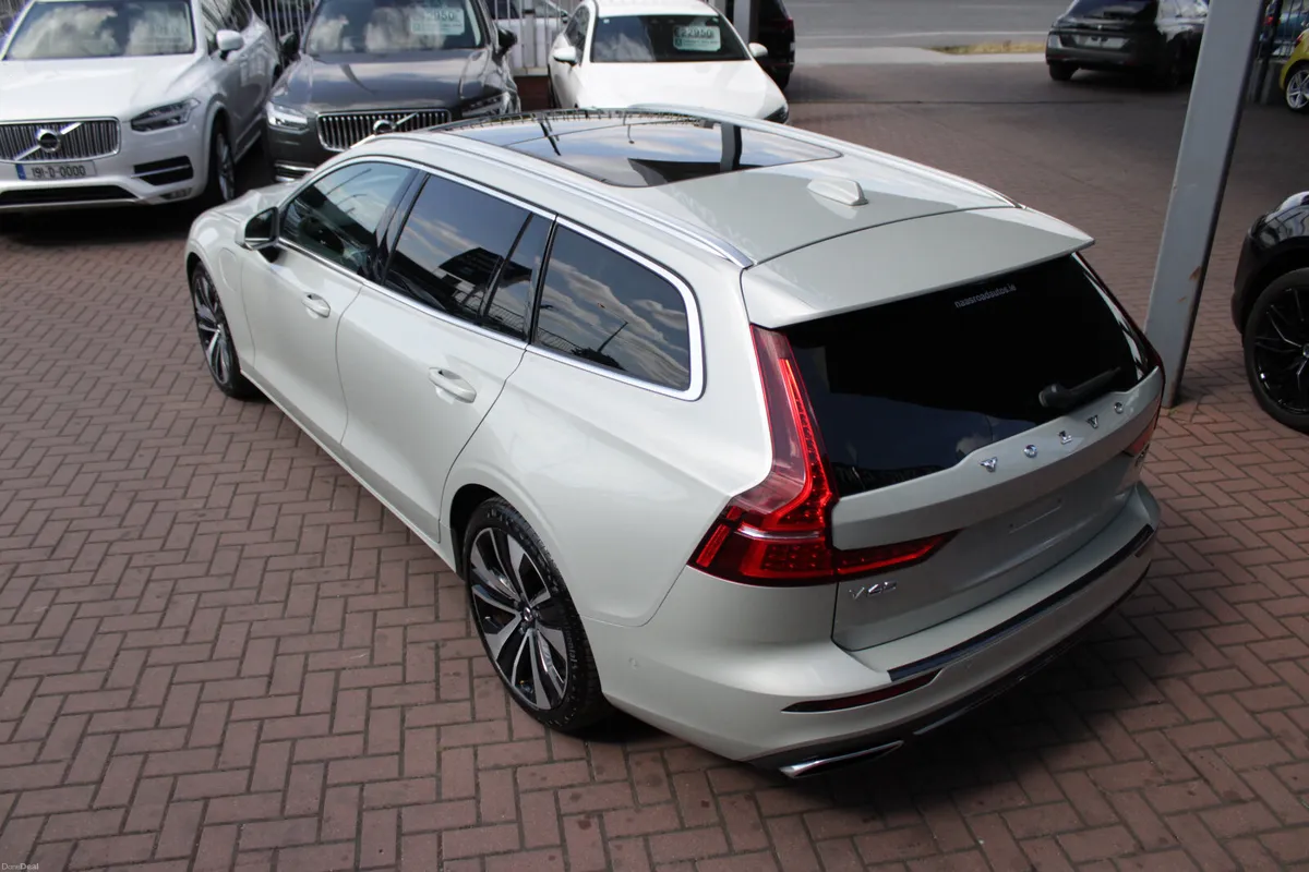 2020 VOLVO V60 T8 AWD INSCRIPTION 5DR ESTATE AUTO - Image 6