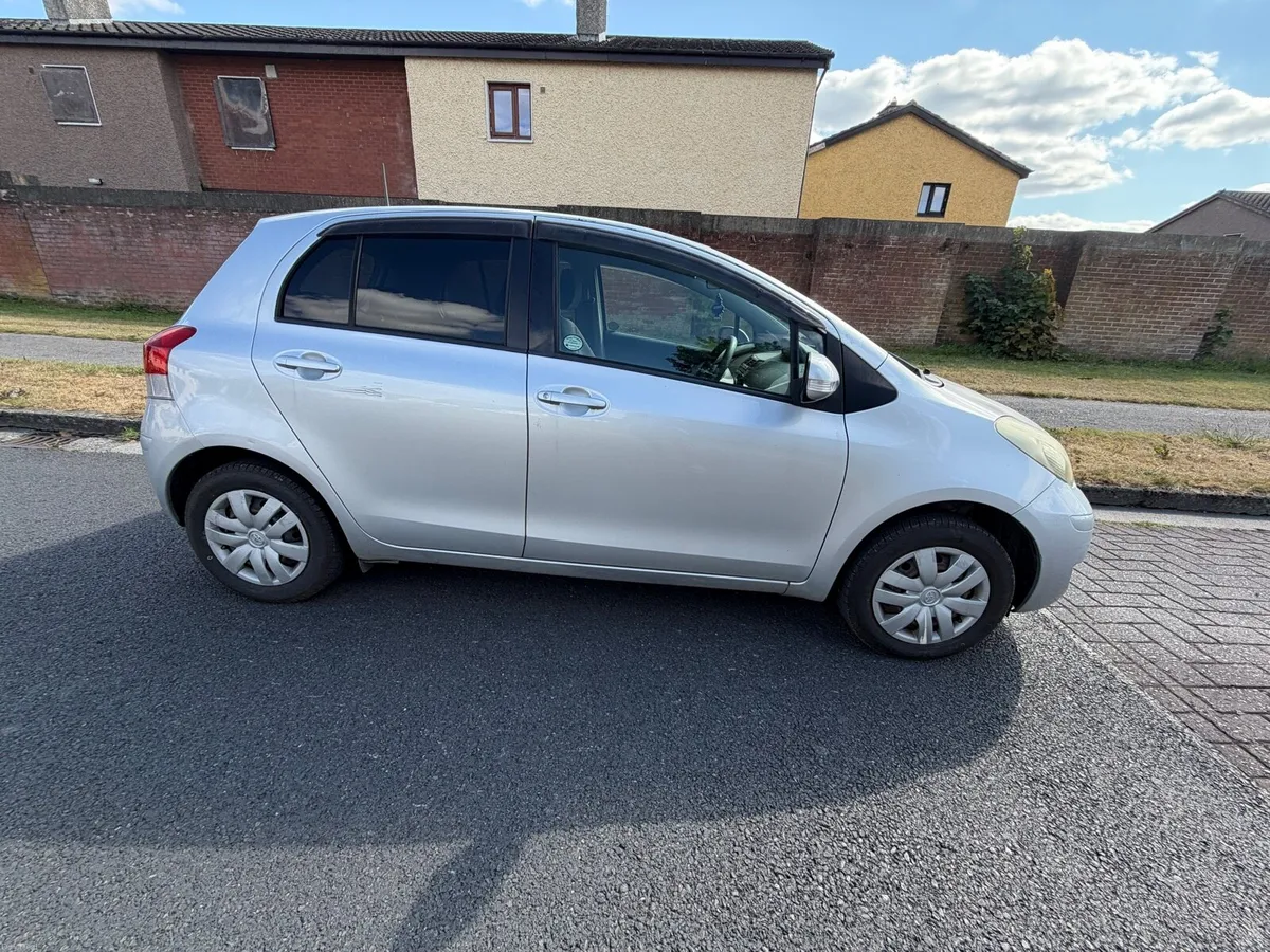 Toyota Vitz Automatic 2009 - Image 2