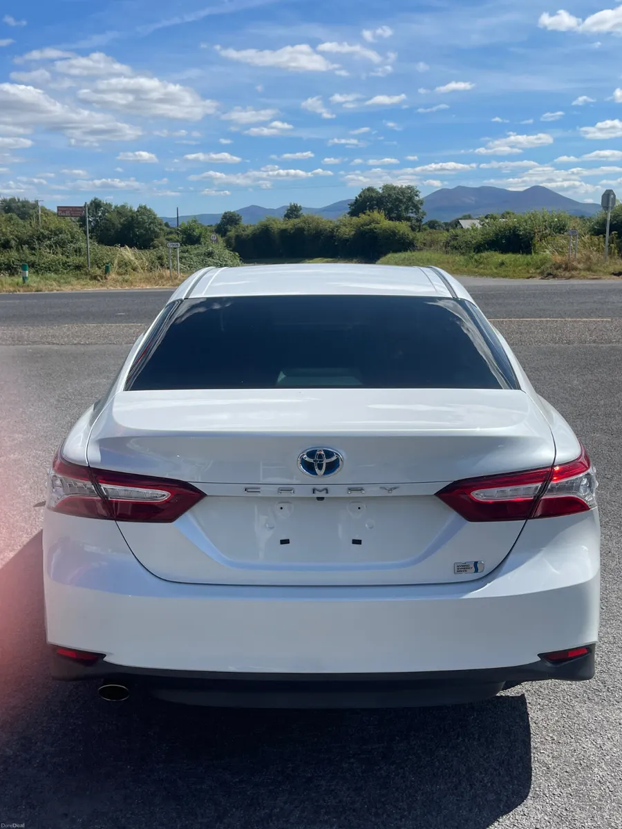 2018 Toyota Camry - Image 6