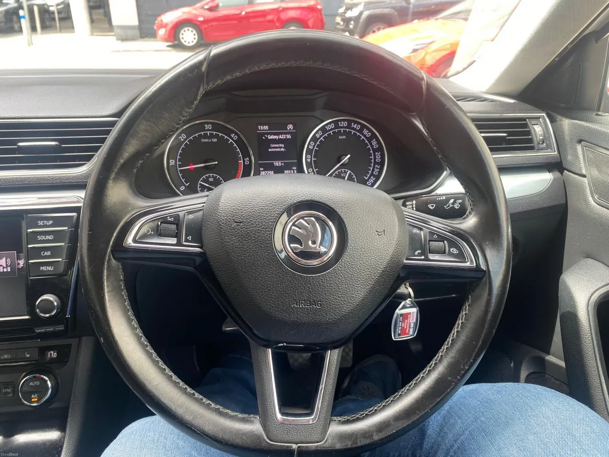 Skoda Superb 2017 - Image 5
