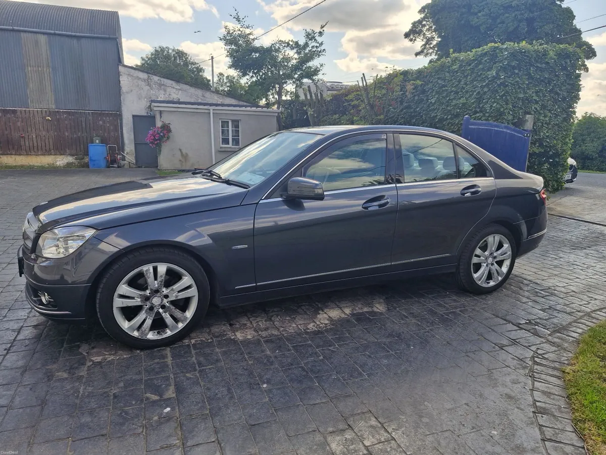 Mercedes-Benz C-Class 2010 - Image 4