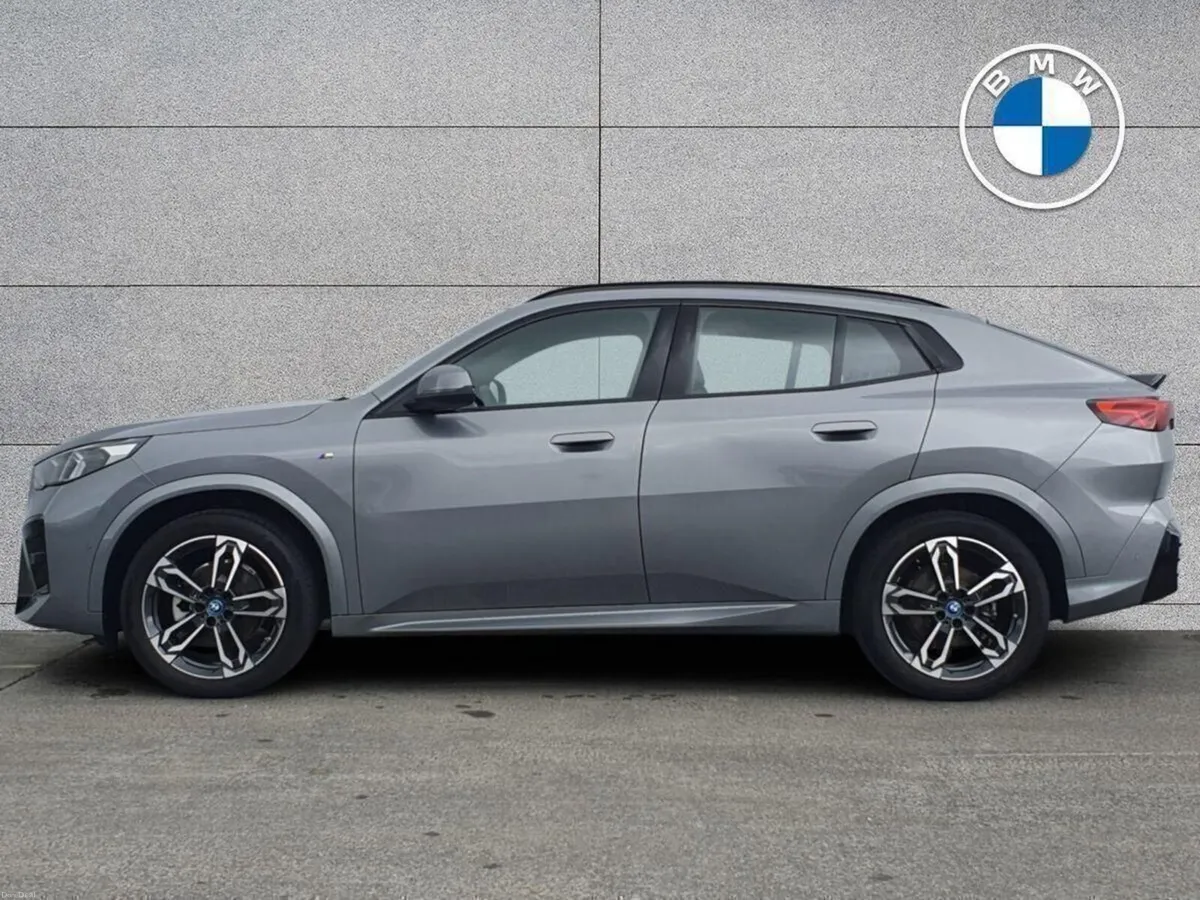 BMW iX2 eDrive20 M Sport - Image 3