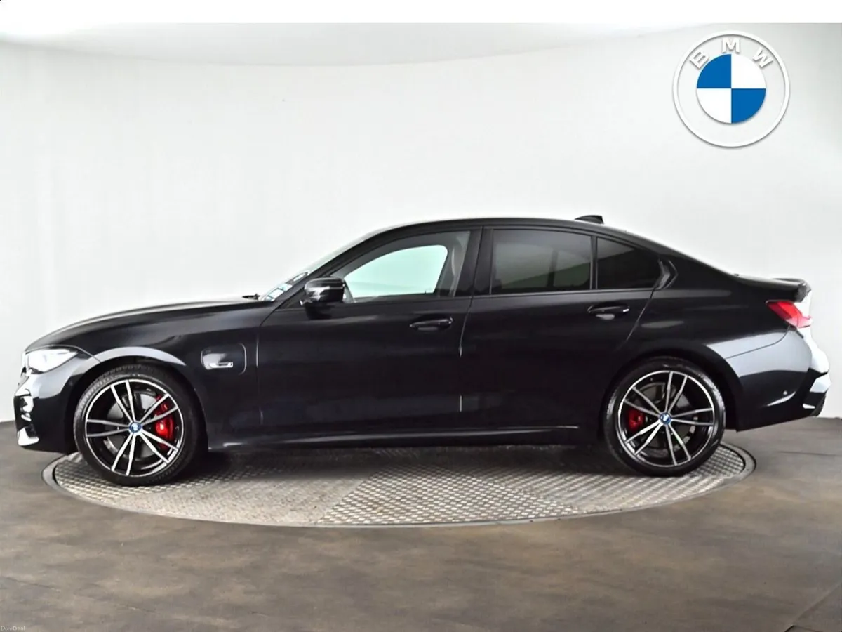 BMW 3-Series 330e M Sport Saloon - Image 3