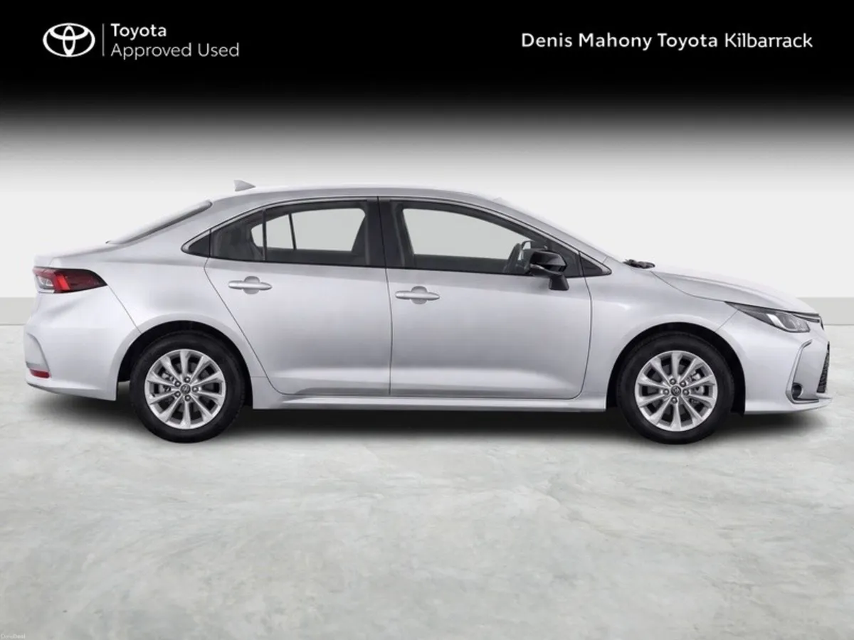 Toyota Corolla Saloon - Image 3