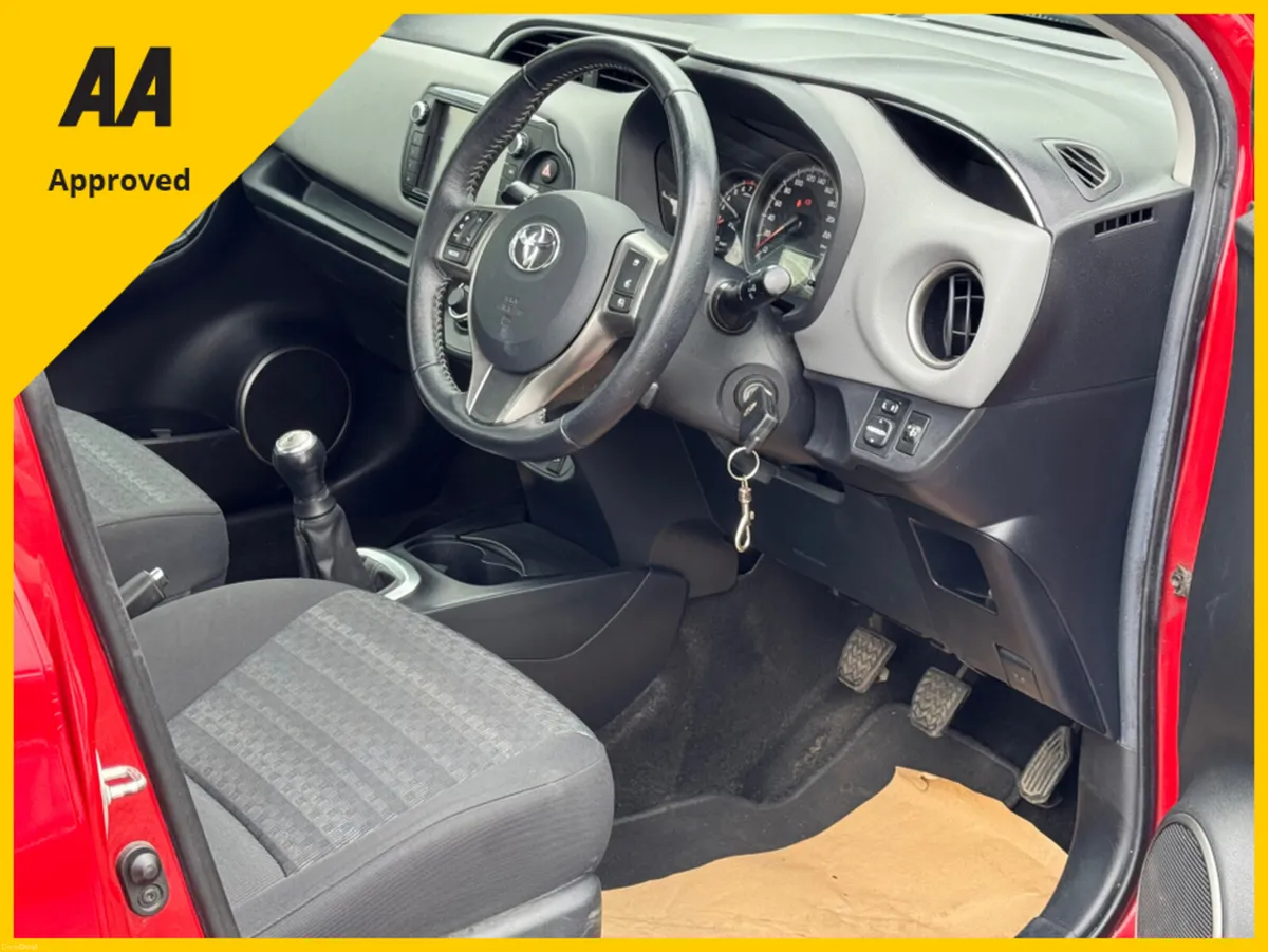 Toyota Yaris 1.0 LUNA 4DR low km - Image 5