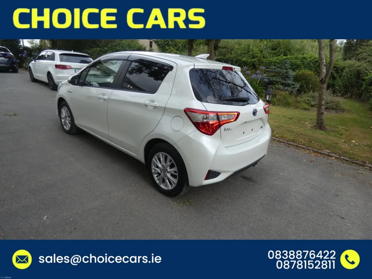 Toyota Yaris 1.5 AUTO HYBRID TOP SPEC - Image 4
