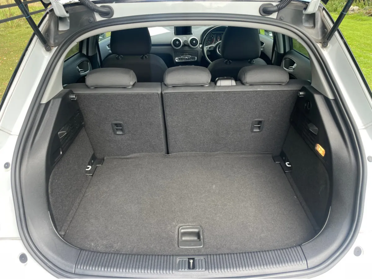Audi A1 1400cc se - Image 6