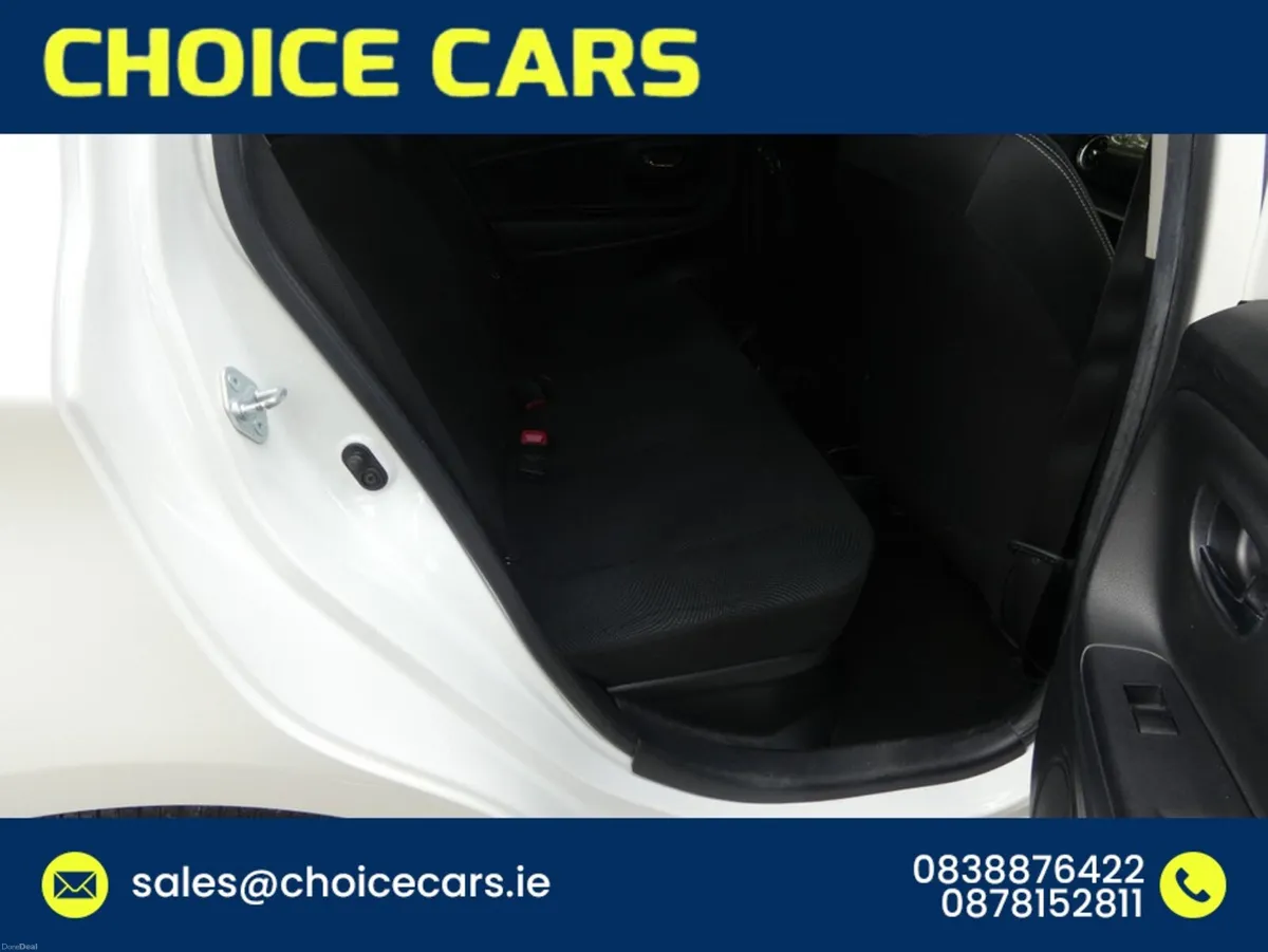 Toyota Yaris 1.5 AUTO HYBRID TOP SPEC - Image 6