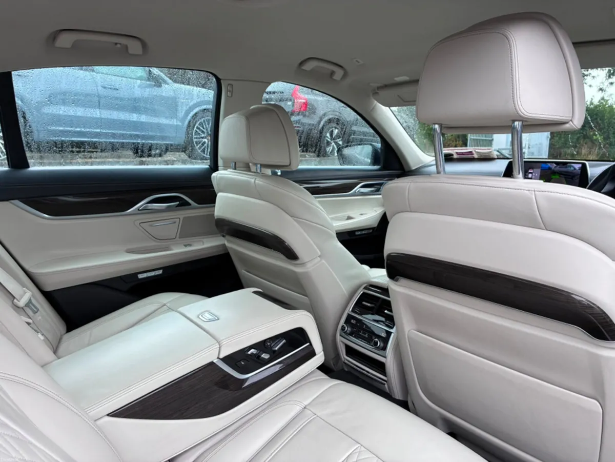 BMW 7-Series 730D EX AUTO - Image 6