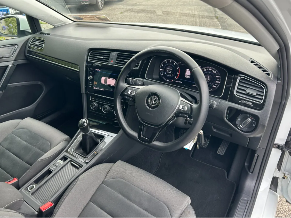 Volkswagen Golf **R-LINE STYLING** 1.0 TSI 110HP H - Image 6