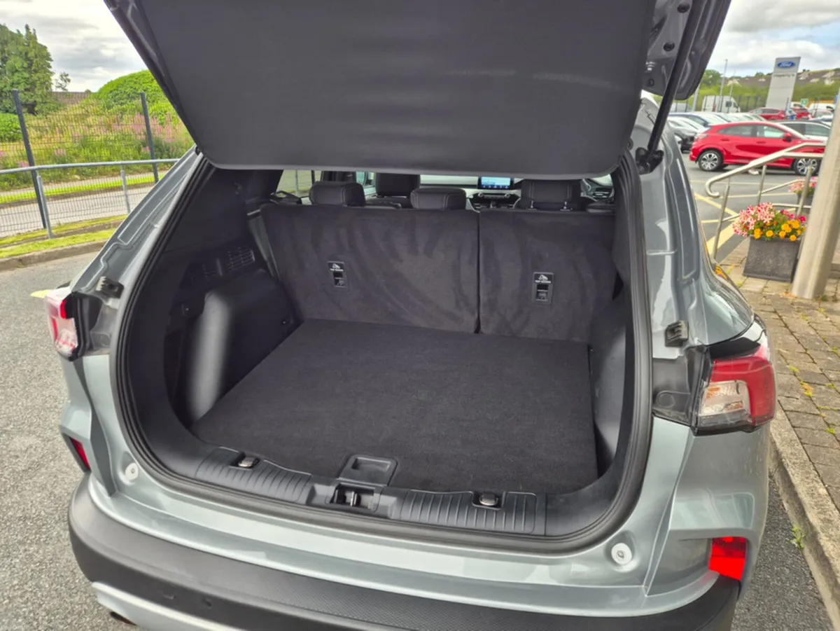 Ford Kuga TITANIUM 2.5 PHEV 225 S6.2 CT 4DR - Image 4