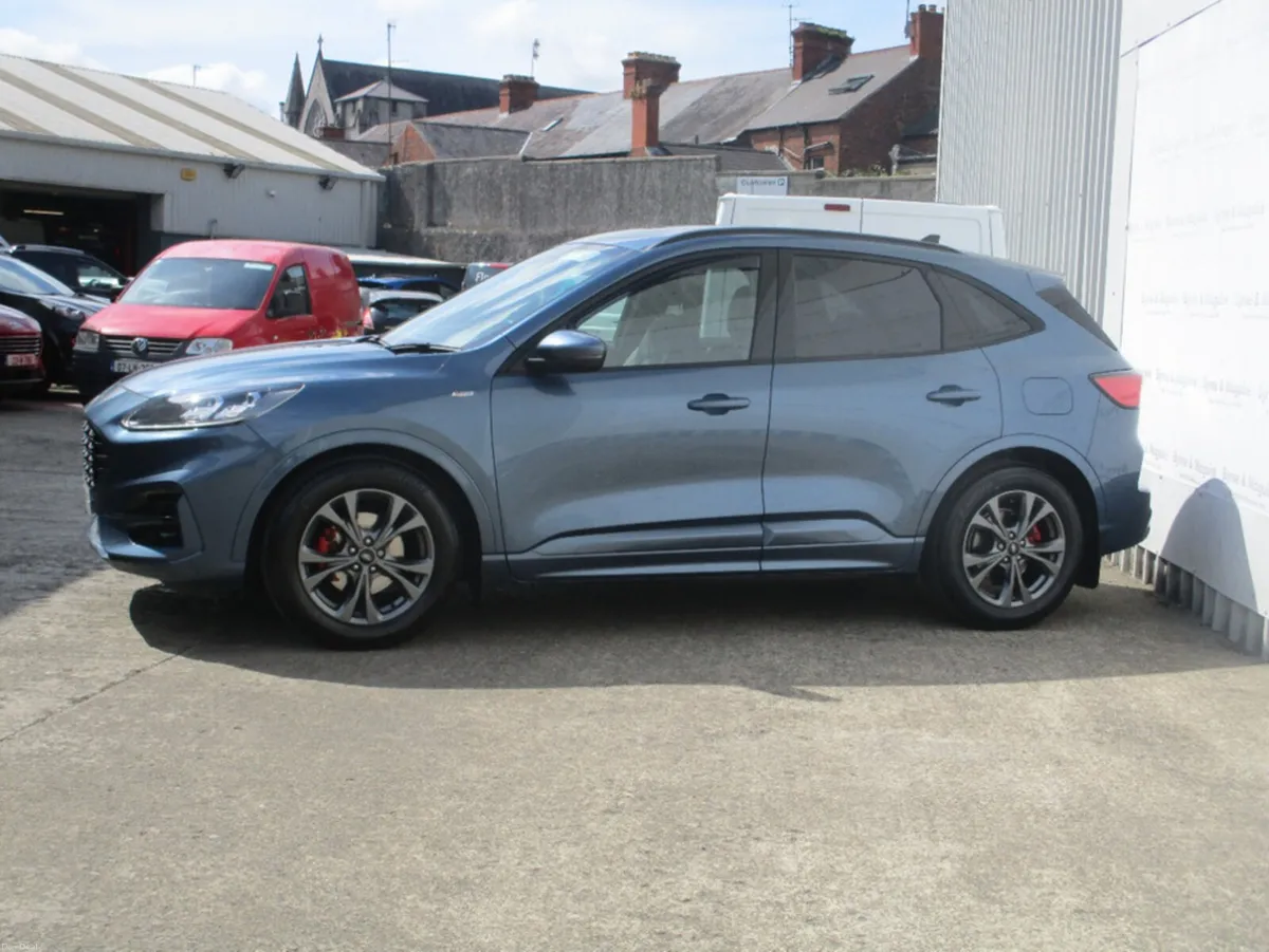 Ford Kuga ST-LINE X 5DR 1.5 TD 120 S6. S6.2 M6 - Image 6