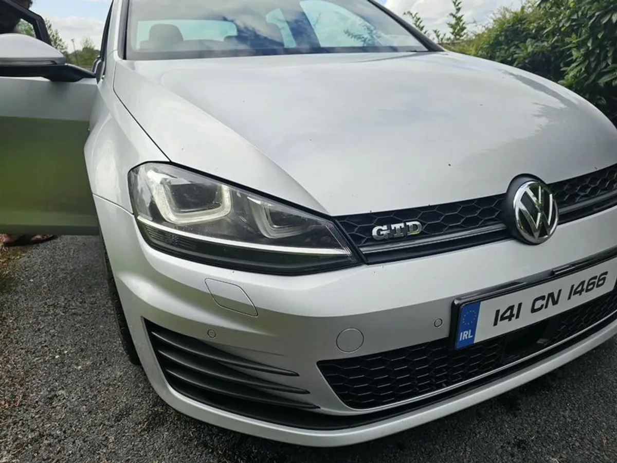 2014 Volkswagen Golf GTD - Image 2