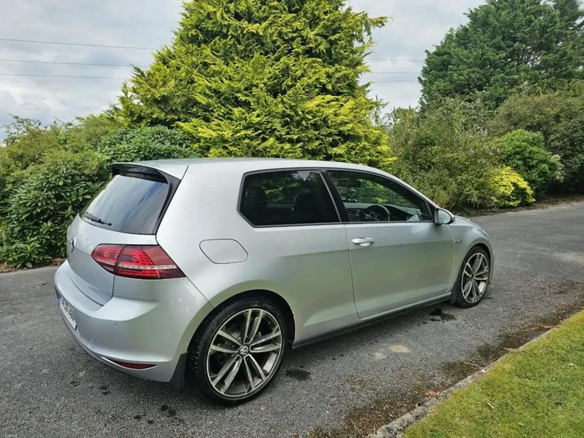 2014 Volkswagen Golf GTD - Image 5