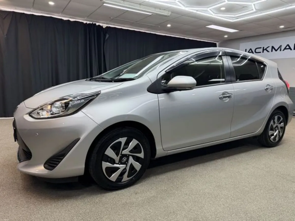 Toyota Aqua S Style - Image 5