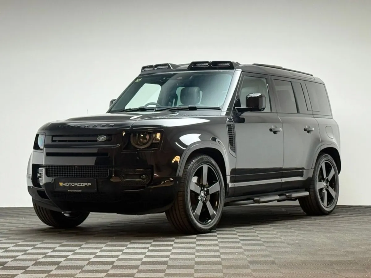 Land Rover Defender HSE X-DYNAMIC P300E *PAN ROOF* - Image 3