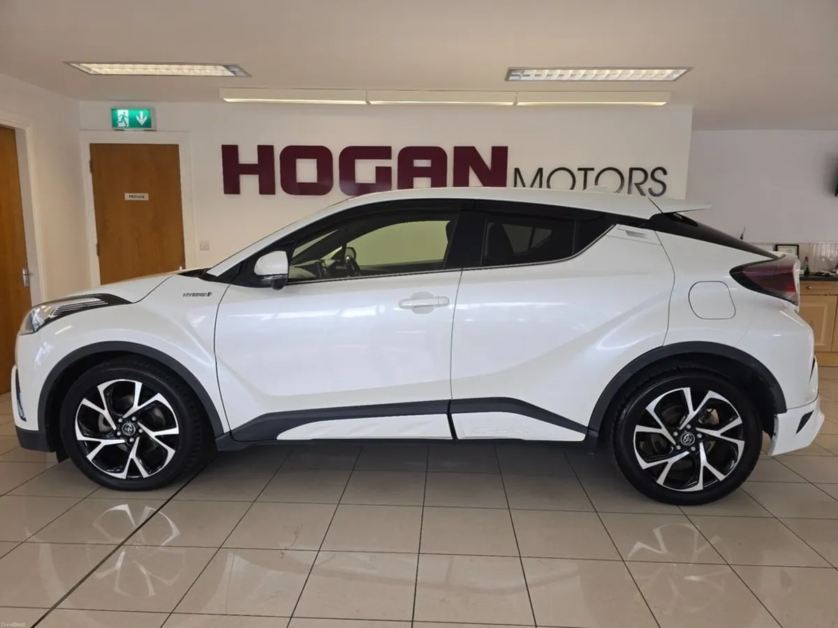 Toyota C-HR Hybrid Sol Automatic * Best Spec * - Image 4