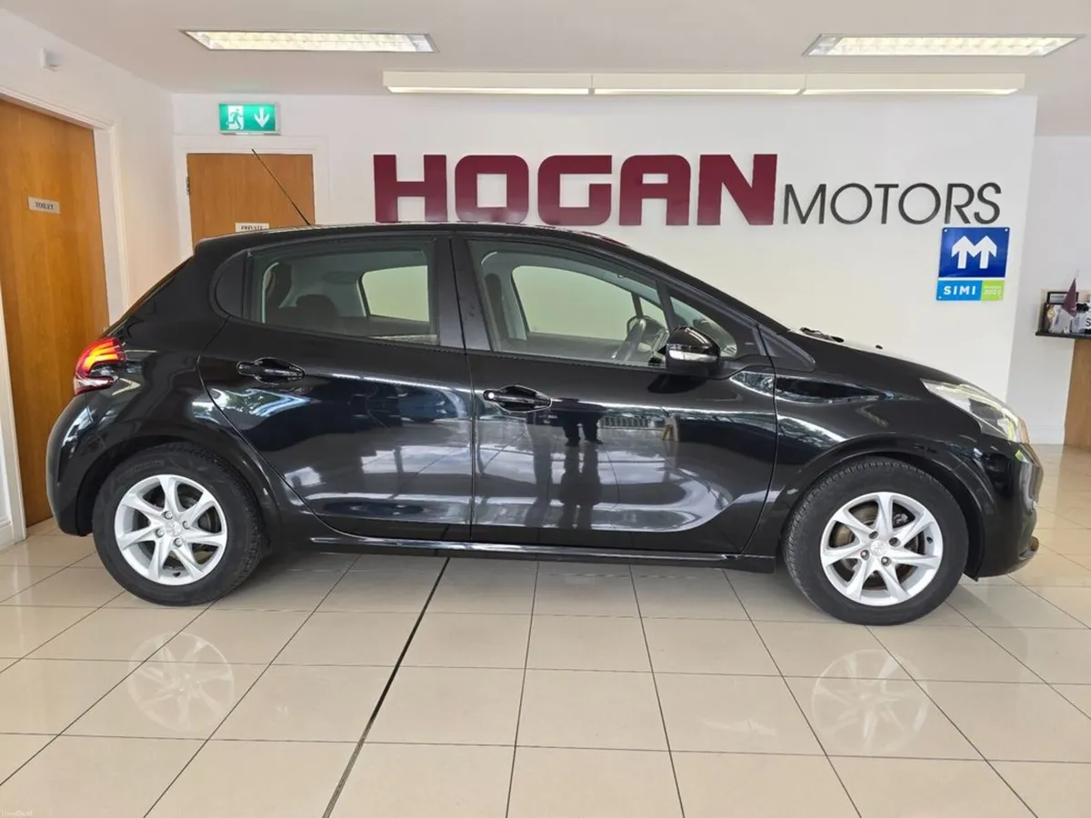Peugeot 208 Active 1.2 5DR H/B - Image 3