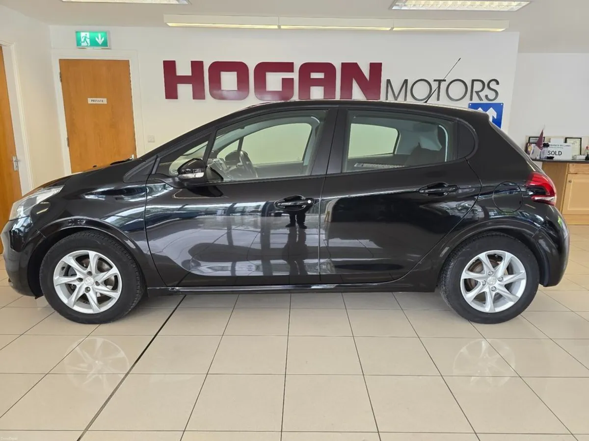 Peugeot 208 Active 1.2 5DR H/B - Image 4