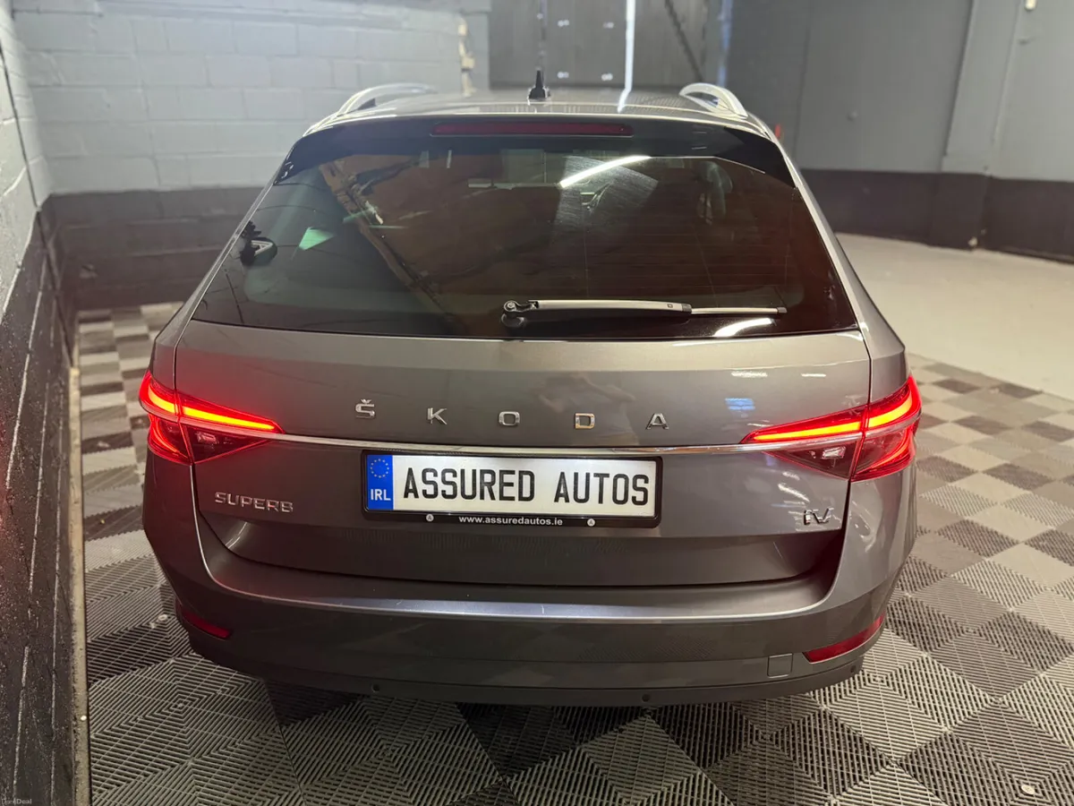 231 Skoda Superb 1.4 TSI PHEV SEL Exe DSG Estate - Image 4
