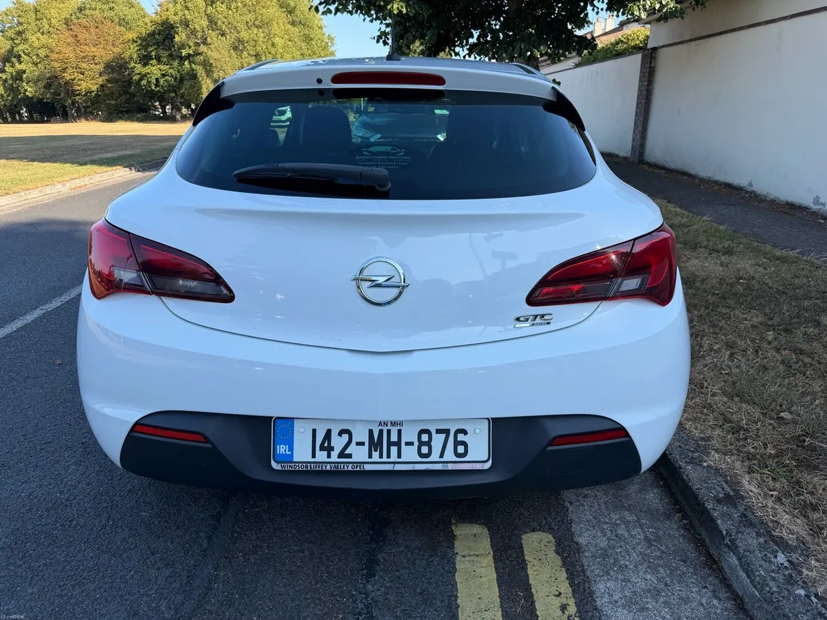 142 Opel Astra GTC 1.7 TDi - Image 4