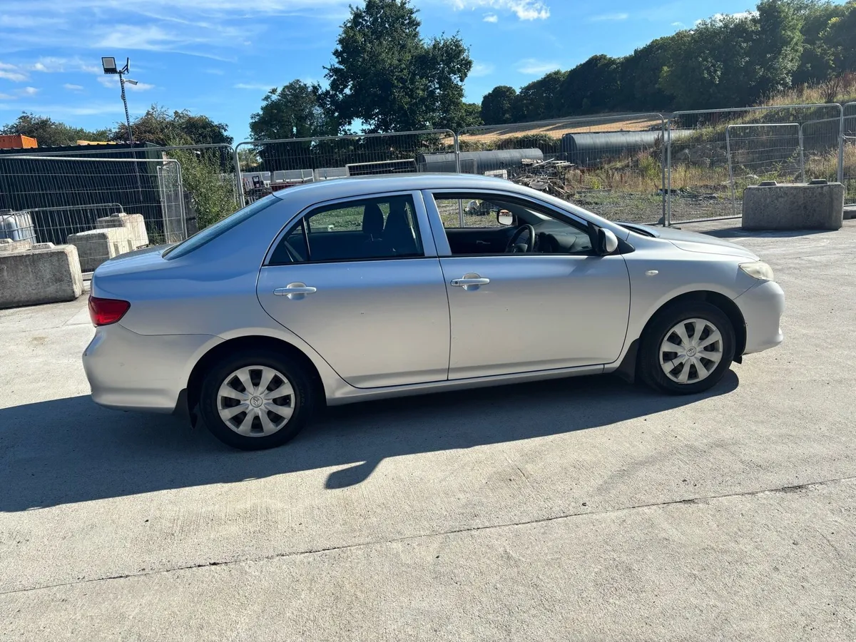 2008 corolla - Image 3