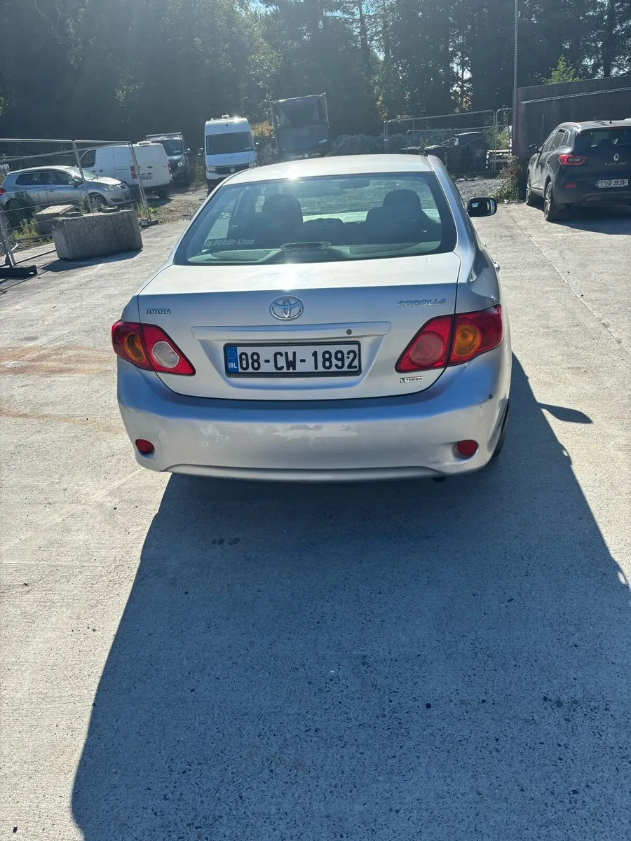 2008 corolla - Image 4