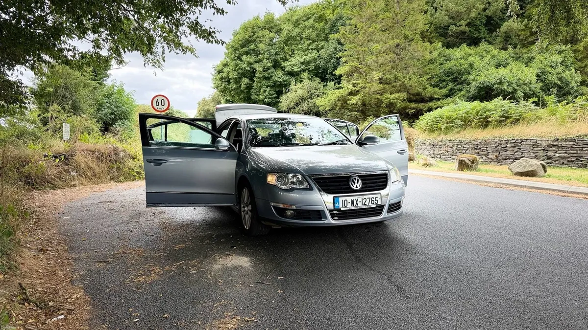Volkswagen Passat - Image 1