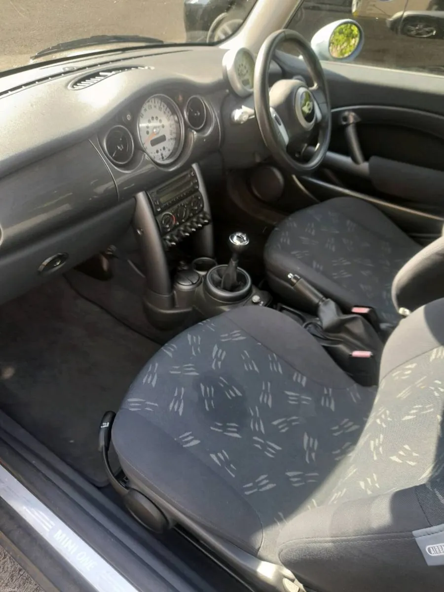 06 MINI ONE.  Only 27500 kilometers - Image 6