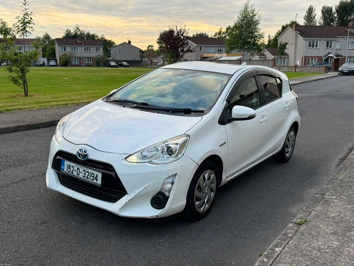 152 Toyota Aqua 1.4petrol Hybrid Automatic low km - Image 3