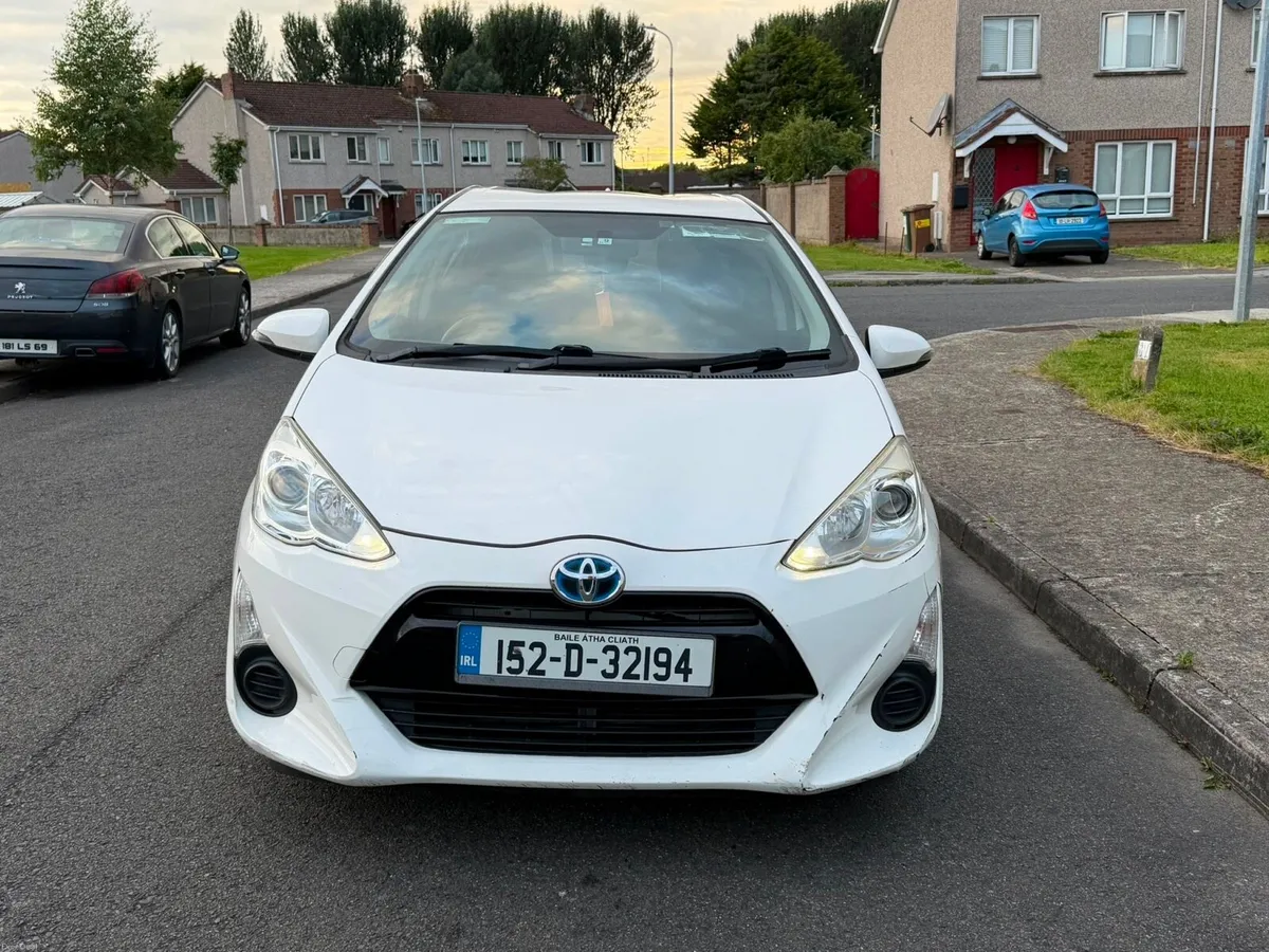 152 Toyota Aqua 1.4petrol Hybrid Automatic low km - Image 2