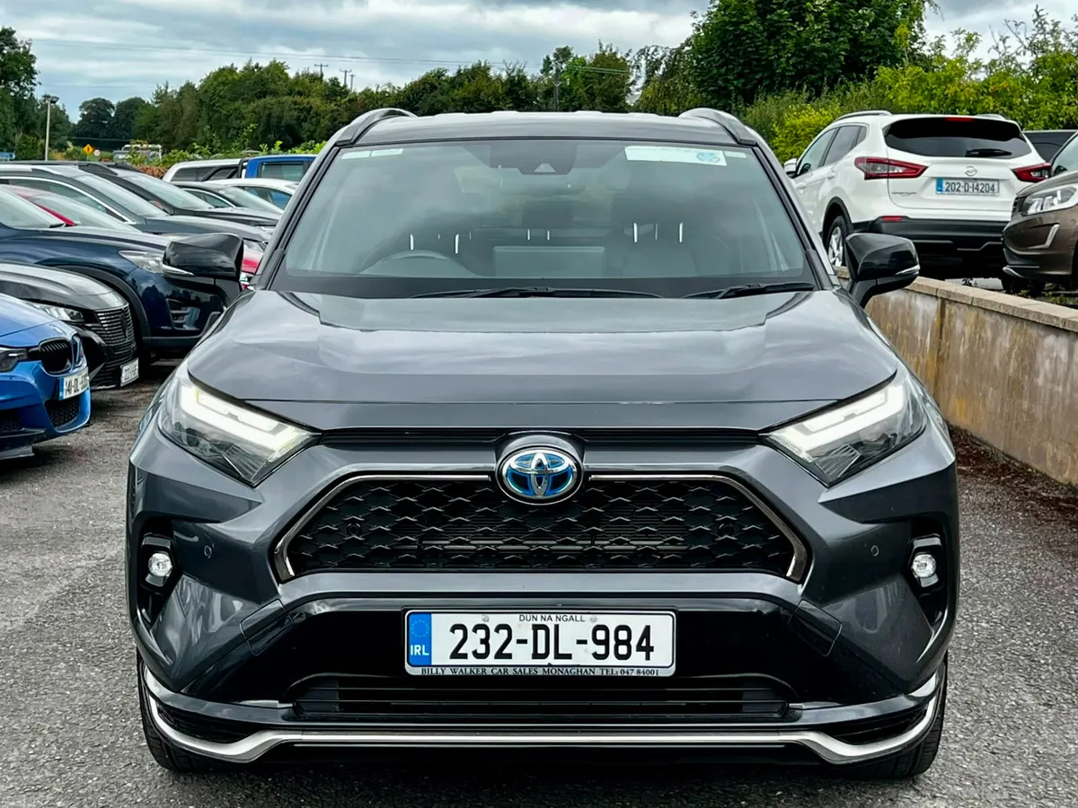 Toyota RAV4 2023 awd plug in sport - Image 2