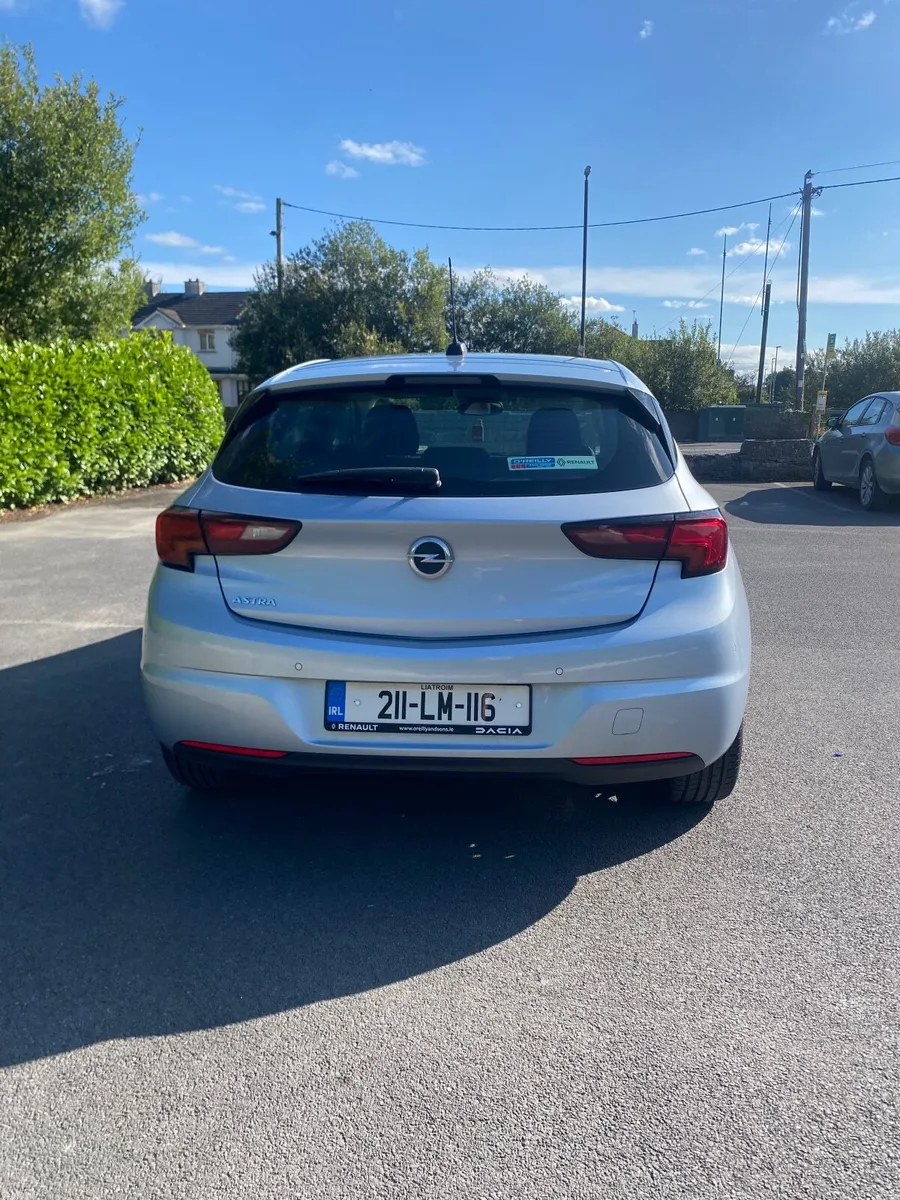 Opel Astra 2021 - Image 3