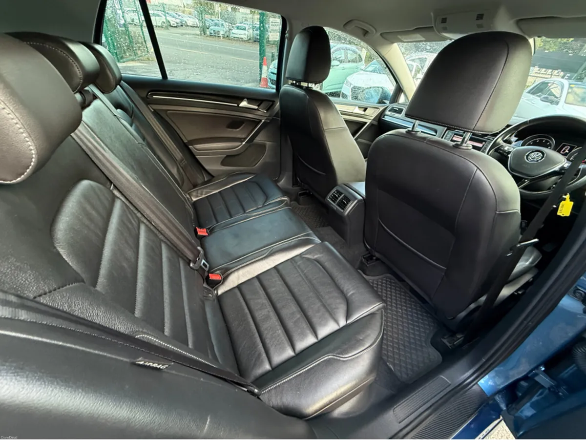 Volkswagen Golf FULL LEATHER SEATS  HEATED ELECTRI - Image 4